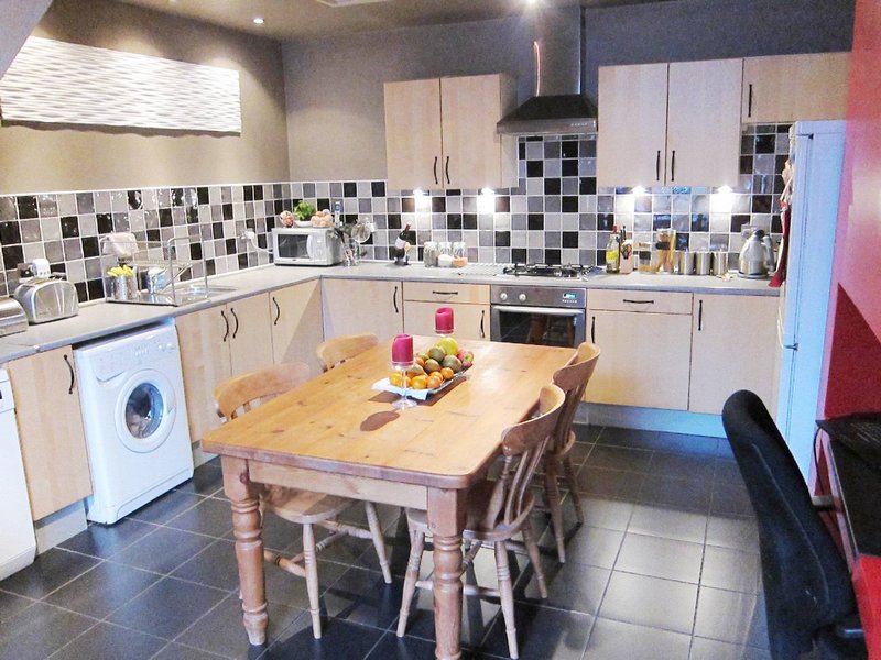 Barnes Meadows, Littleborough - A WONDERFUL 3 STOREY 2 BED CHARACTER COTTAGE ENJOYING SPECTACULAR COUNTRYSIDE VIEWS - NO CHAIN